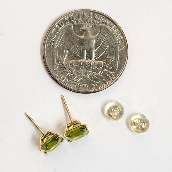 NIB VTG 10K Solid Gold Natural Olive Peridot Princess 0.75cts Stud Earrings - Picture 8 of 13